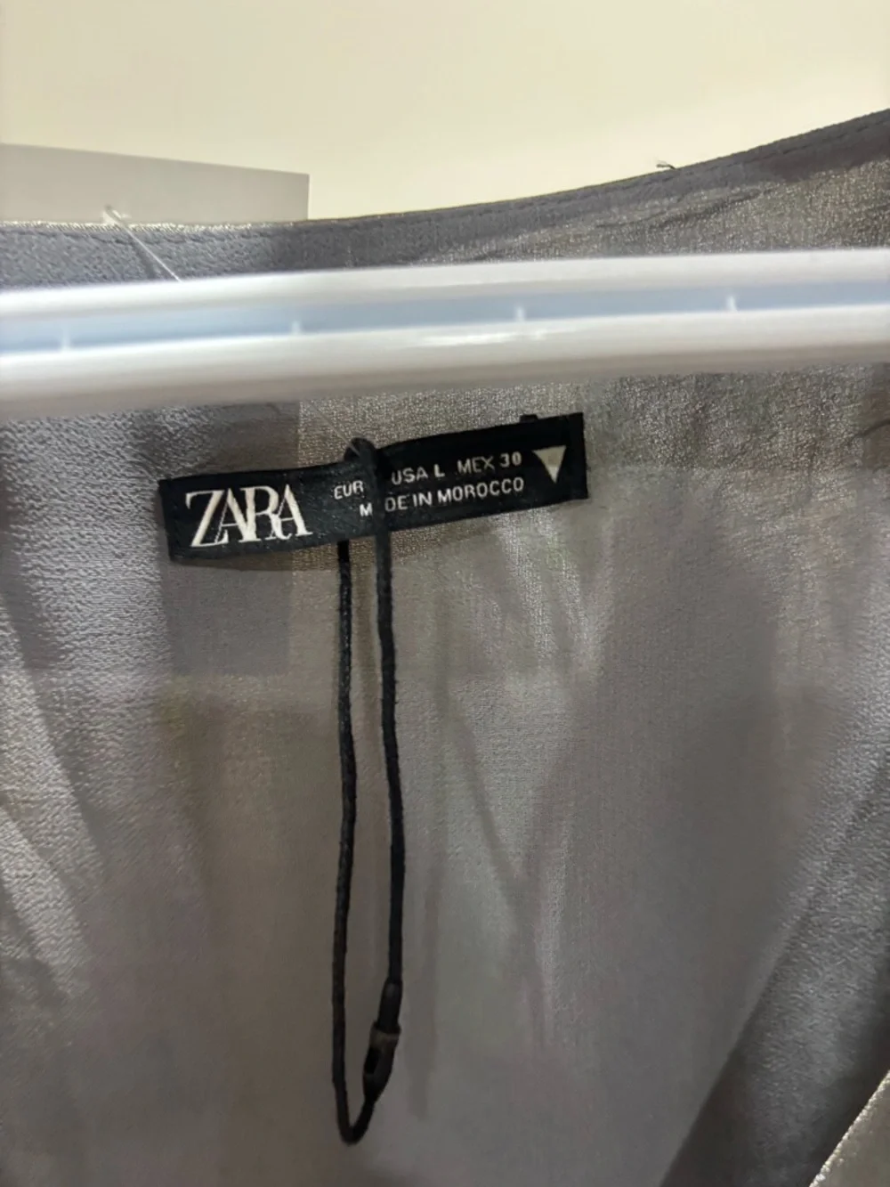 ZARA Metallic Pewter V-Neck Cropped Blouse - Picture 3 of 3